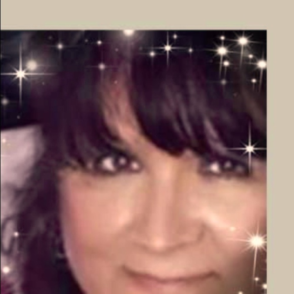 Meet your Posher, Paula